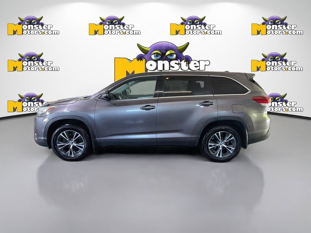 Used 2019 Toyota Highlander LE AWD/4WD image 7