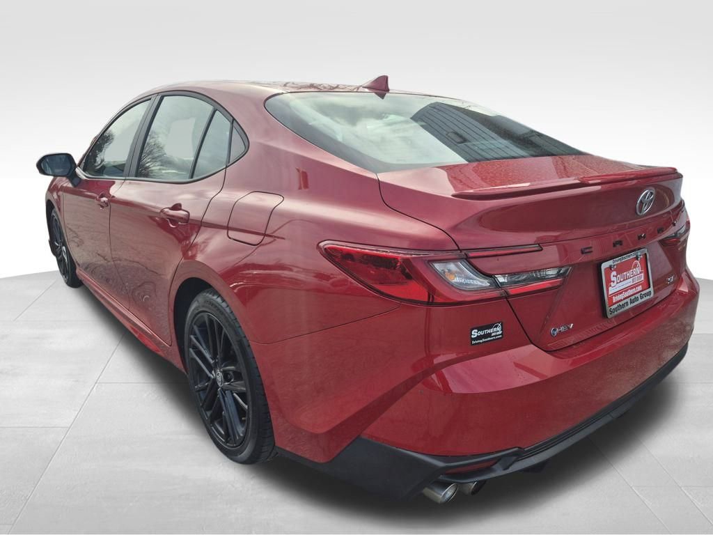 Used 2025 Toyota Camry LE image 4