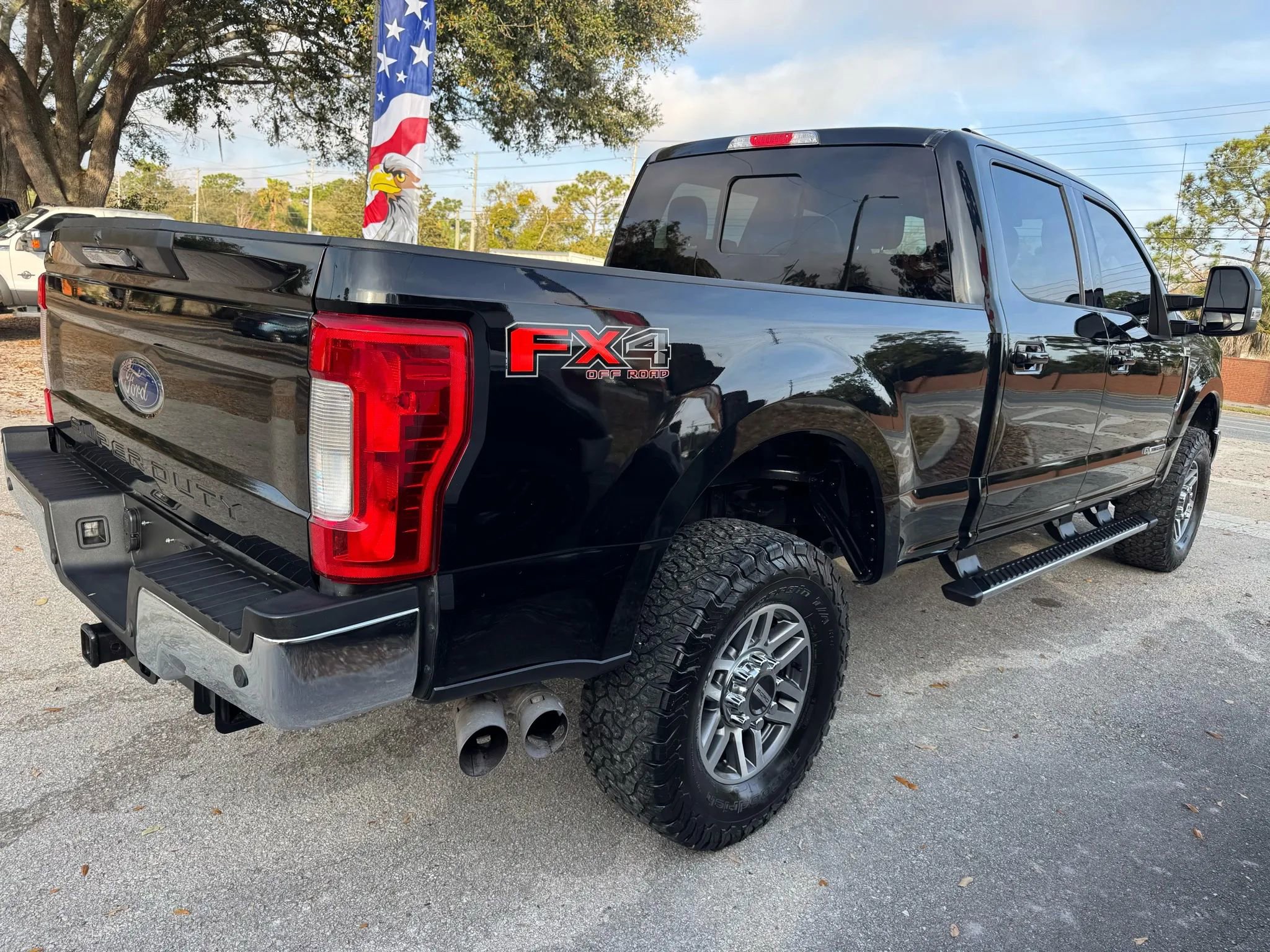 Used 2017 Ford F250 Lariat w/ Lariat Value Package image 6