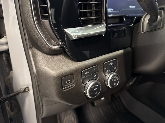 Used 2024 GMC Sierra 1500 Elevation w/ Preferred Package image 18
