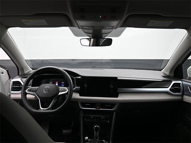 Certified 2025 Volkswagen Taos SE image 26