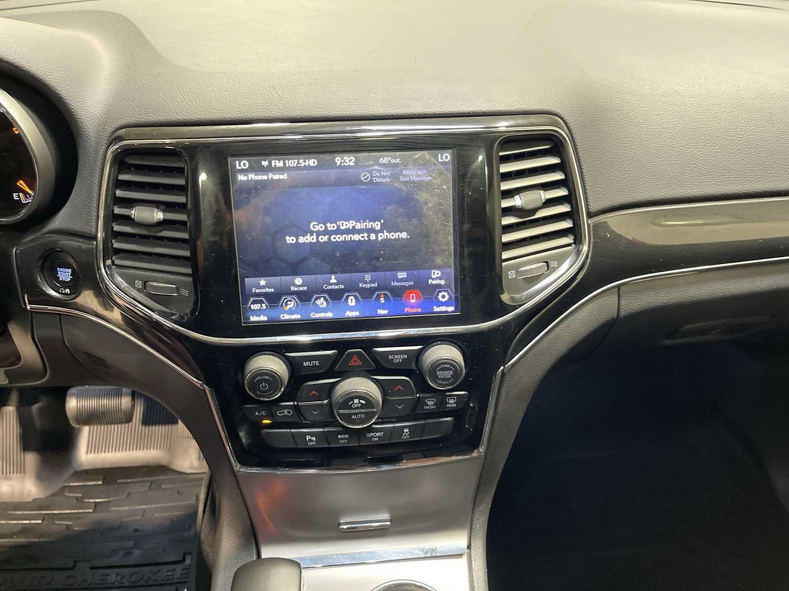 Used 2020 Jeep Grand Cherokee Trailhawk AWD/4WD image 16