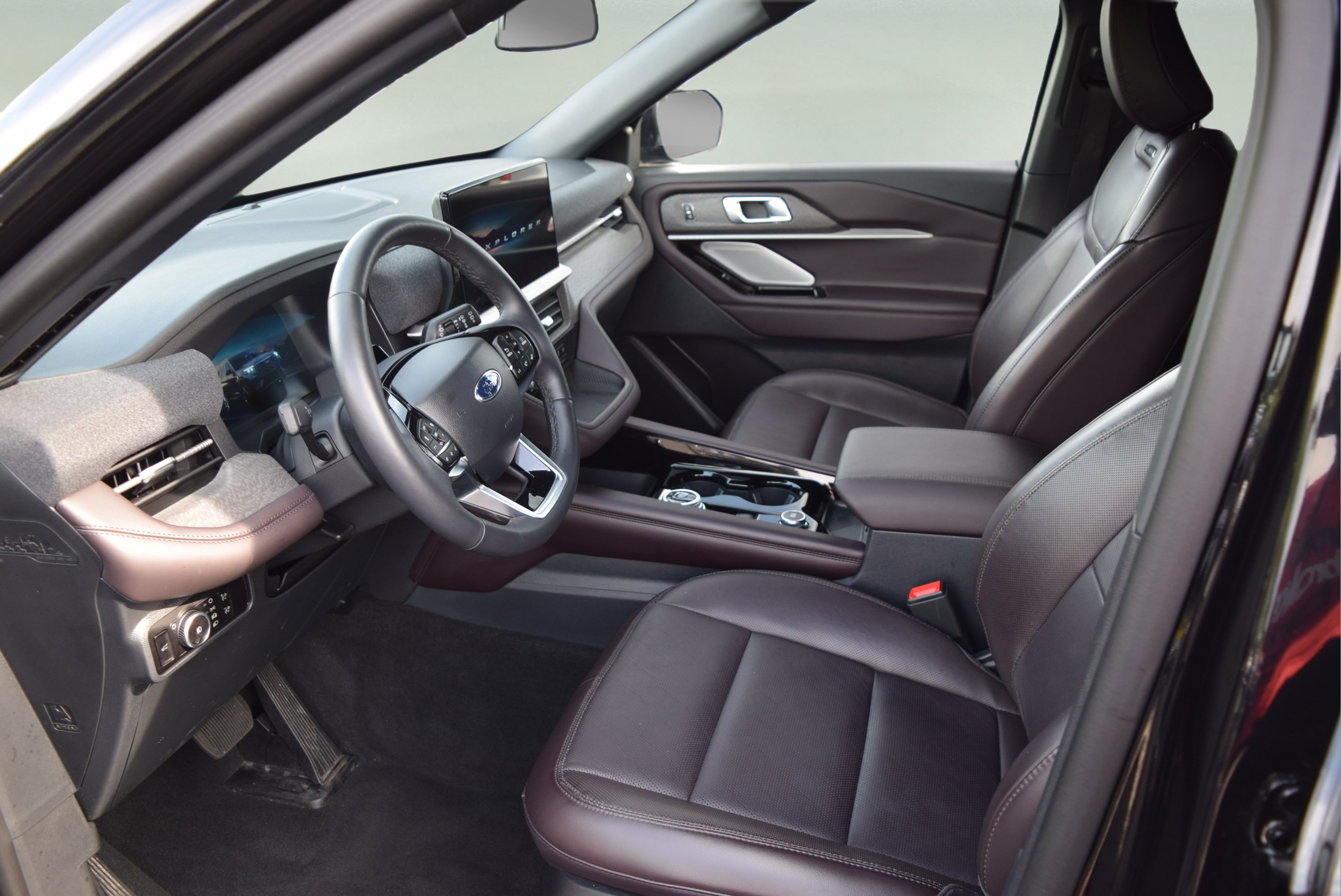 Used 2026 Ford Explorer Platinum AWD/4WD image 10