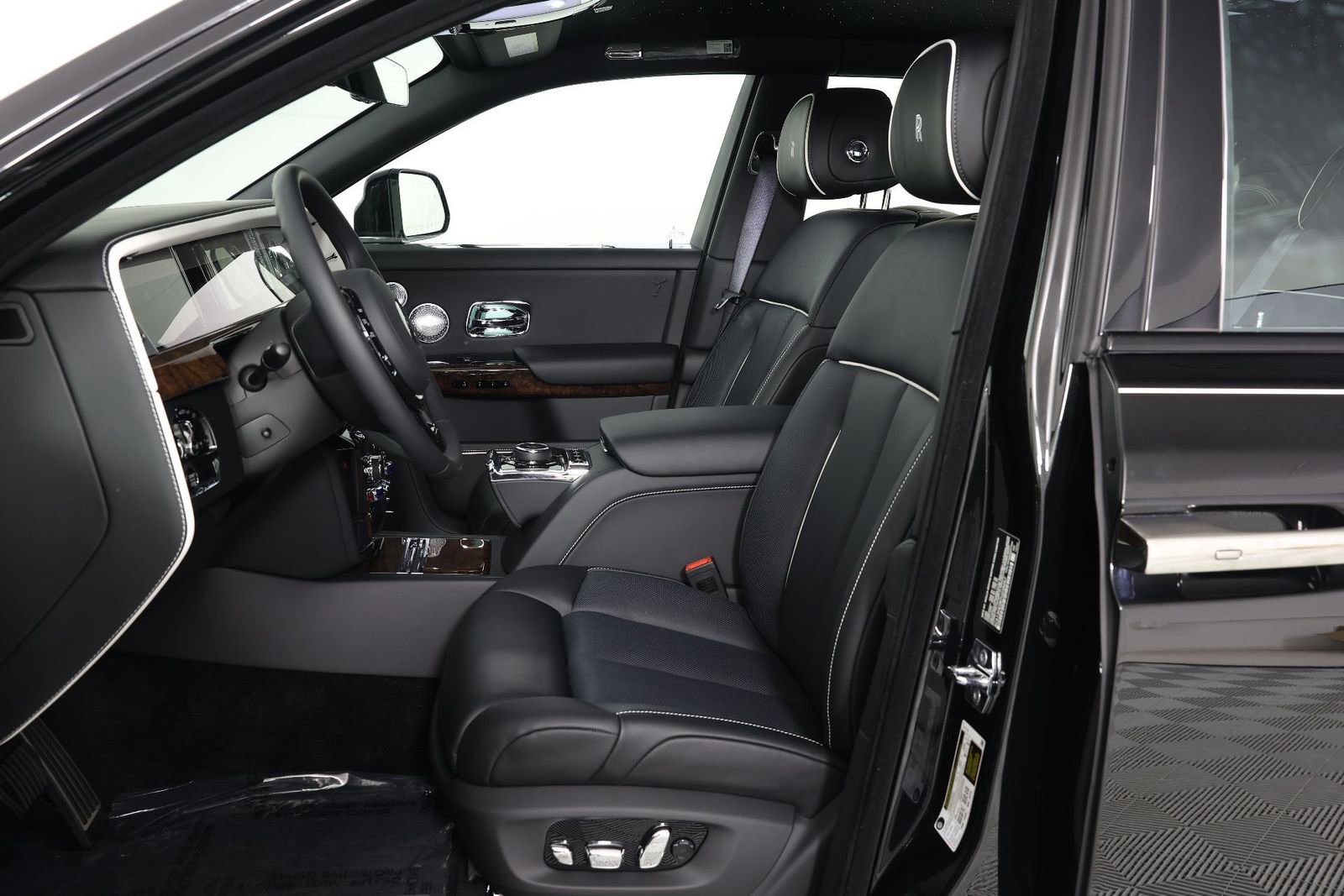 New 2026 Rolls-Royce Phantom Sedan image 5