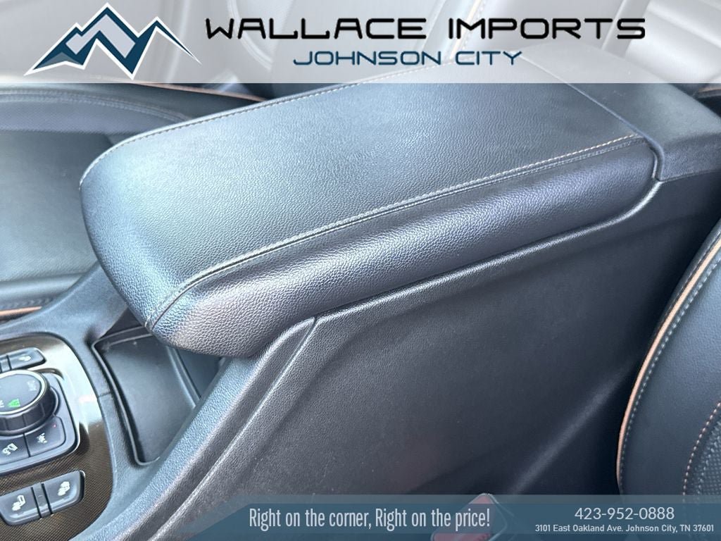 Used 2021 GMC Acadia AT4 w/ LPO, Floor Liner Package AWD/4WD image 21