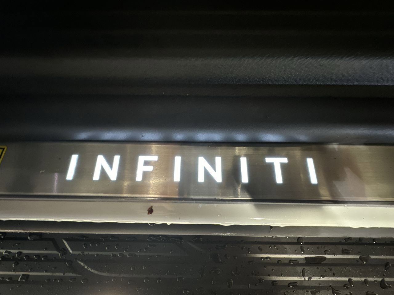 New 2025 INFINITI QX80 Sensory AWD/4WD image 15