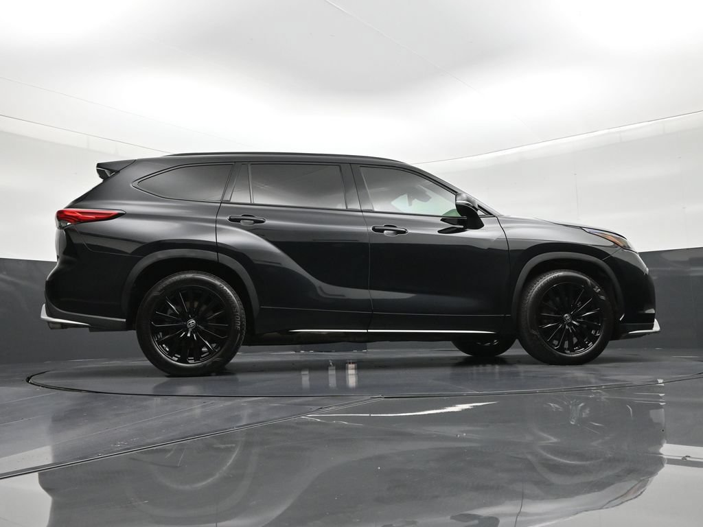Used 2023 Toyota Highlander XSE FWD image 26