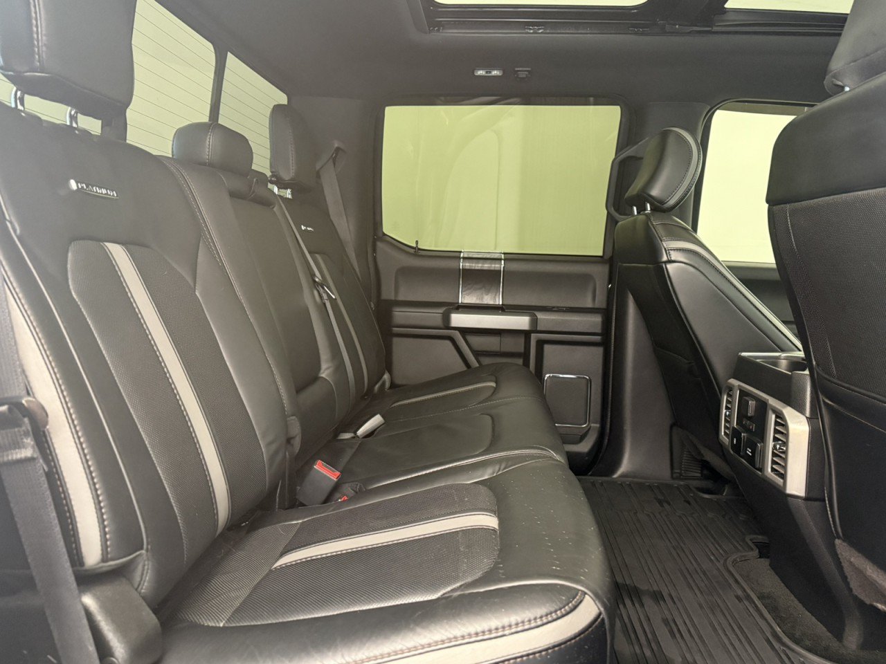 Used 2019 Ford F250 Platinum w/ Platinum Ultimate Package AWD/4WD image 14