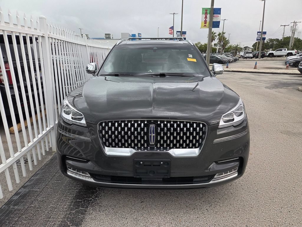 Used 2022 Lincoln Aviator Black Label Grand Touring AWD/4WD image 2