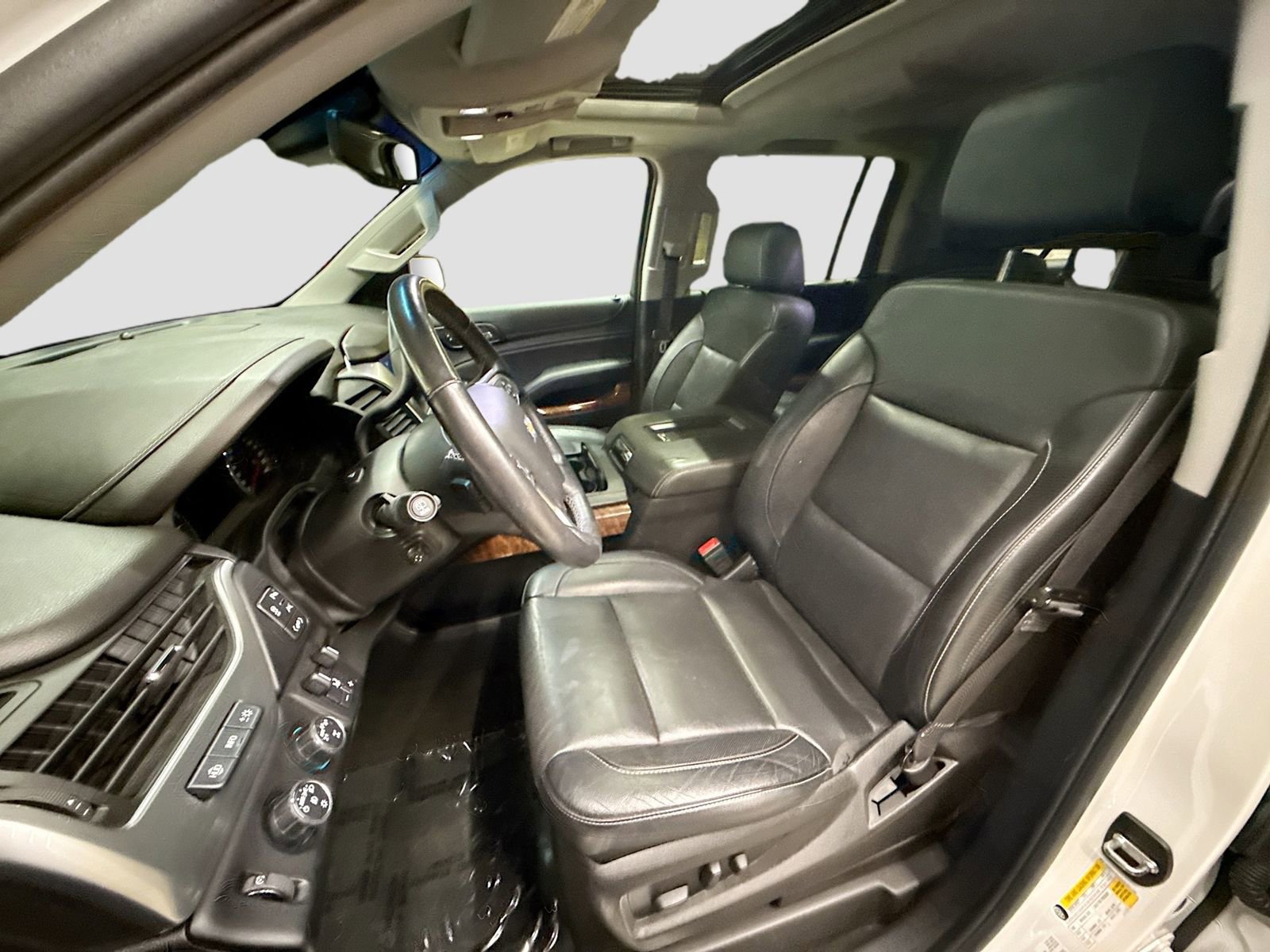 Used 2017 Chevrolet Suburban Premier image 25