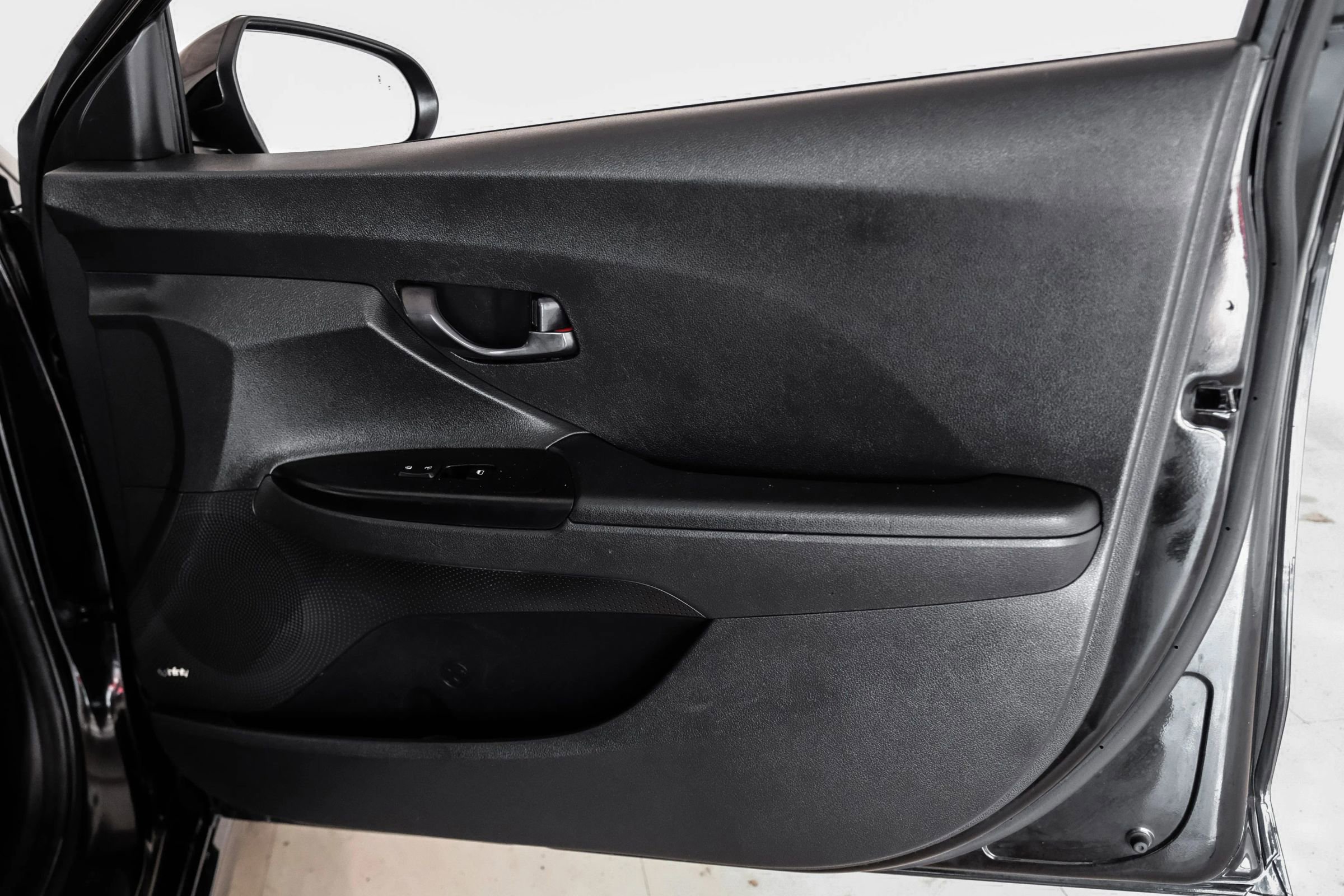 Used 2020 Hyundai Veloster Turbo FWD image 38