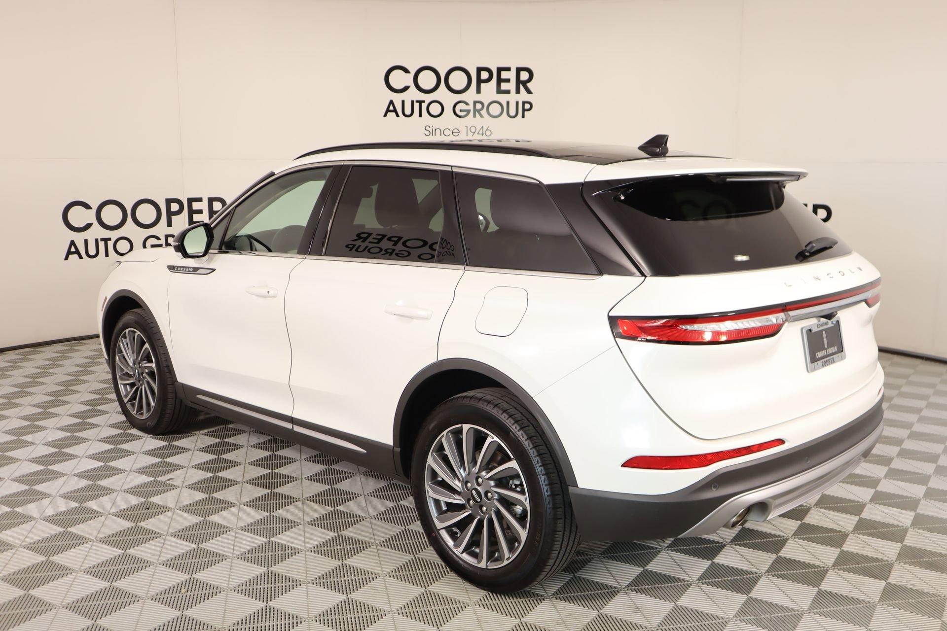 Used 2025 Lincoln Corsair Reserve image 24