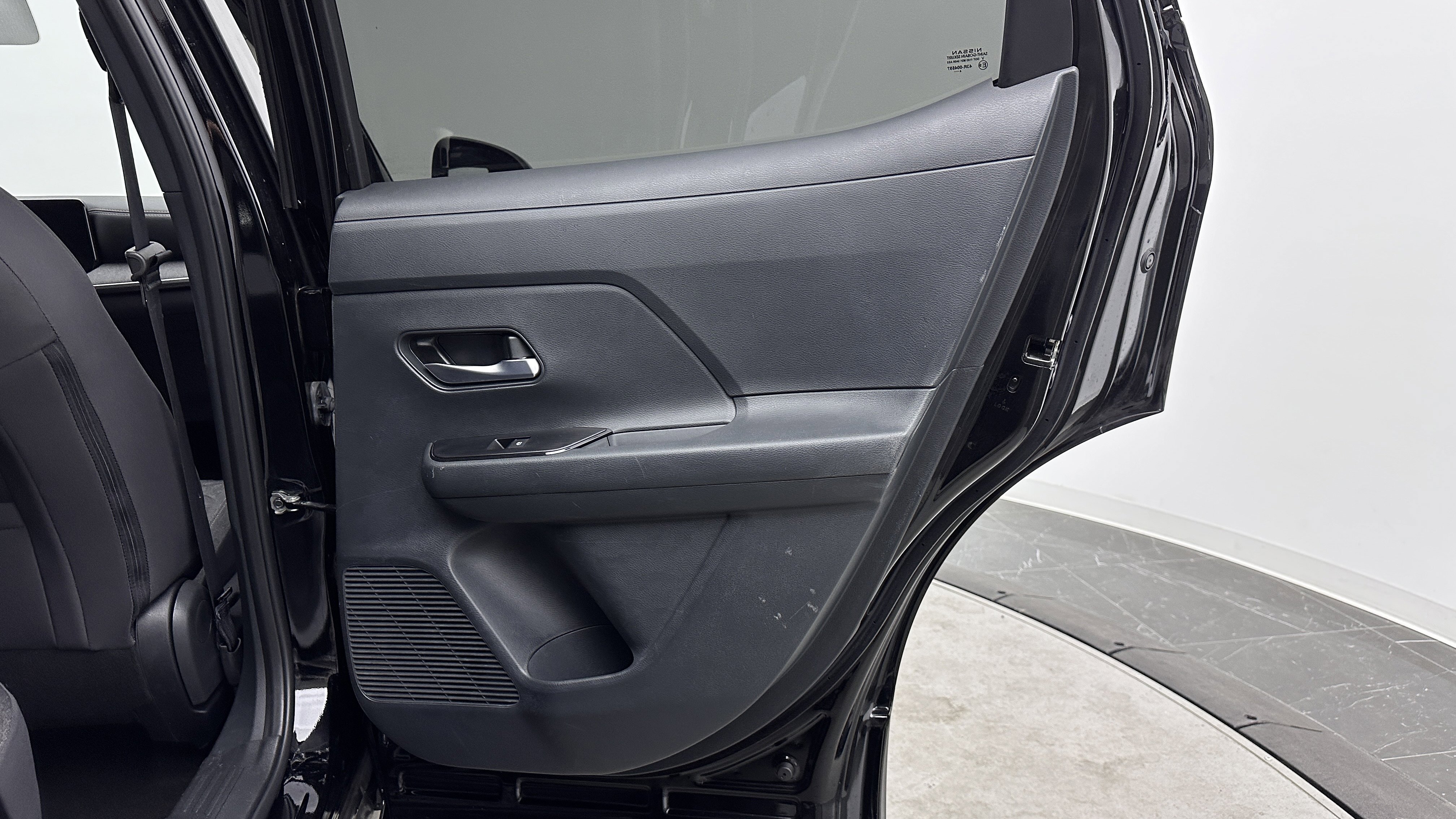 Used 2025 Nissan Kicks SV w/ Charging Package FWD image 29
