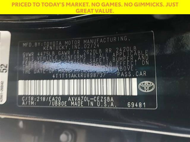 Used 2024 Toyota Camry SE w/ Convenience Package FWD image 5