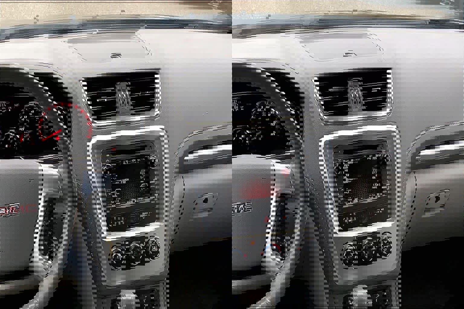 Used 2015 GMC Acadia SLE AWD/4WD image 7