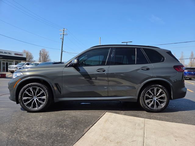 Used 2022 BMW X5 M50i w/ Executive Package AWD/4WD image 4