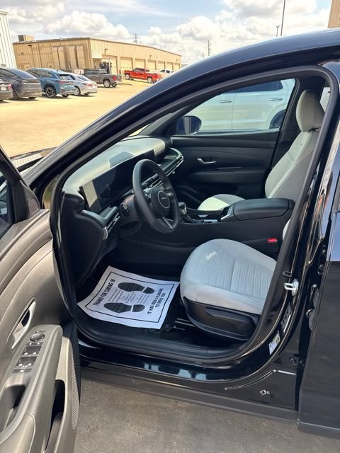 Used 2026 Hyundai Santa Cruz SE AWD/4WD image 11