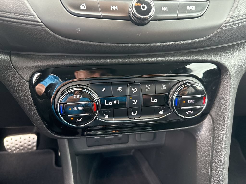 Certified 2023 Buick Encore GX Select w/ Sport Touring Package FWD image 12