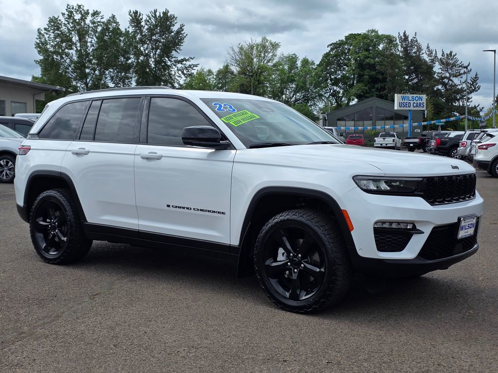 Used 2023 Jeep Grand Cherokee Limited w/ Luxury Tech Group II AWD/4WD image 30