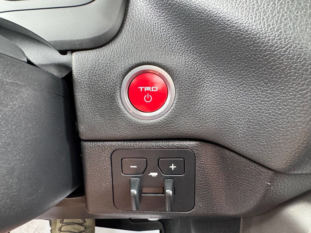 Used 2024 Toyota Tundra Limited image 32