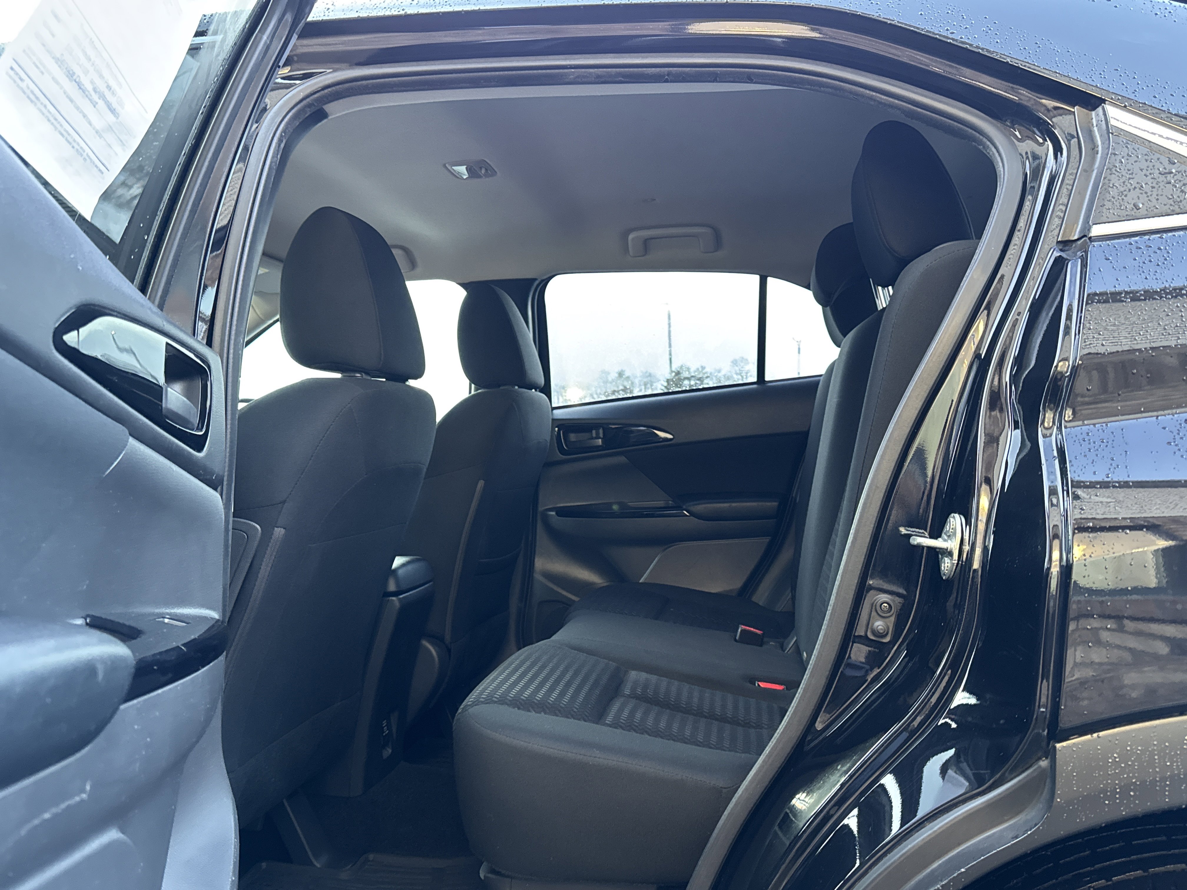 Used 2022 Mitsubishi Eclipse Cross LE image 10