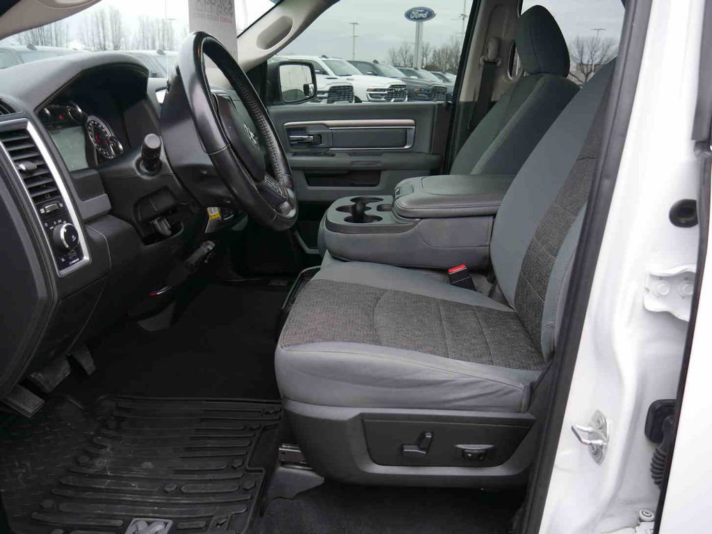 Used 2018 RAM 1500 SLT image 28