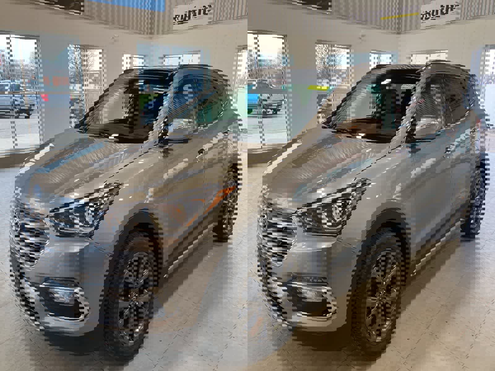 Used 2017 Hyundai Santa Fe Sport w/ 2.0T Ultimate Tech Package 05 image 1