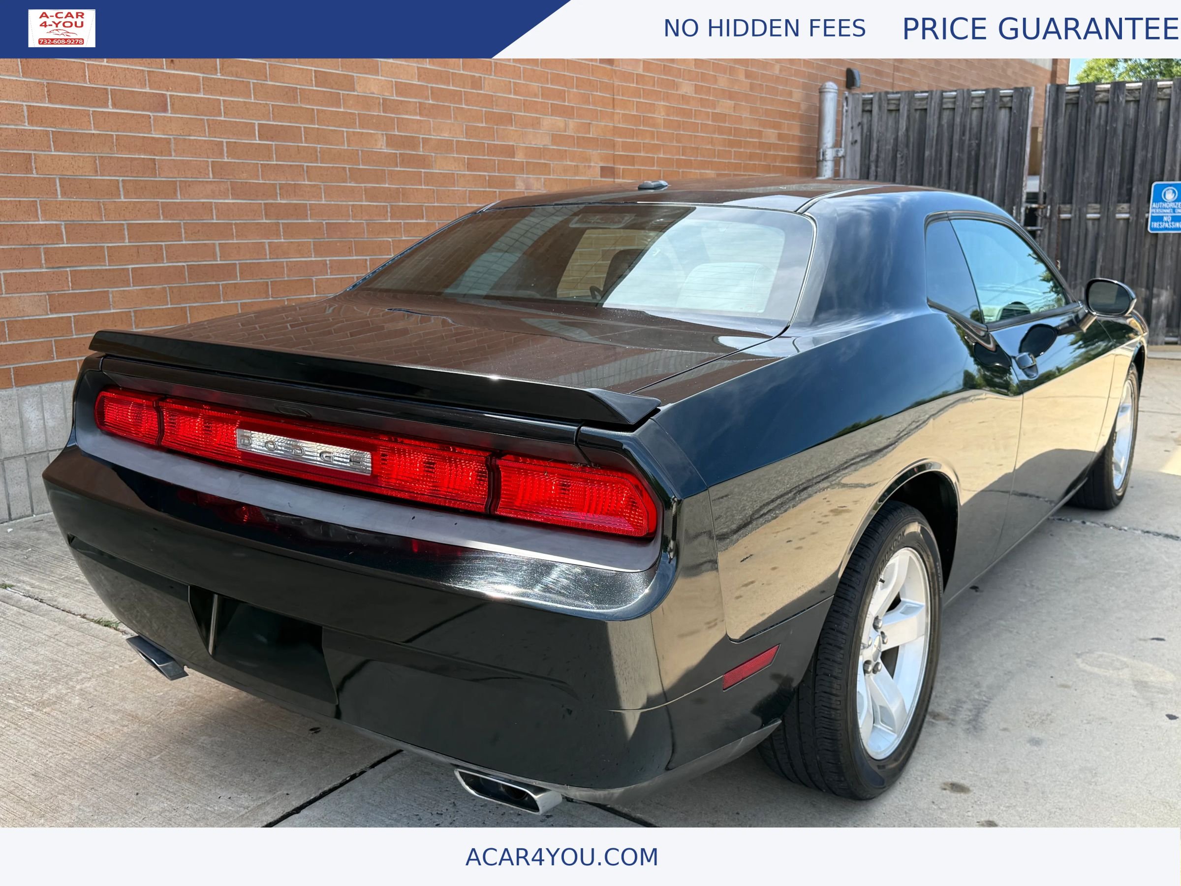 Used 2014 Dodge Challenger R/T RWD image 6