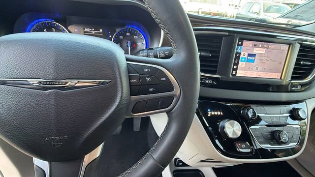 Used 2023 Chrysler Voyager LX image 25