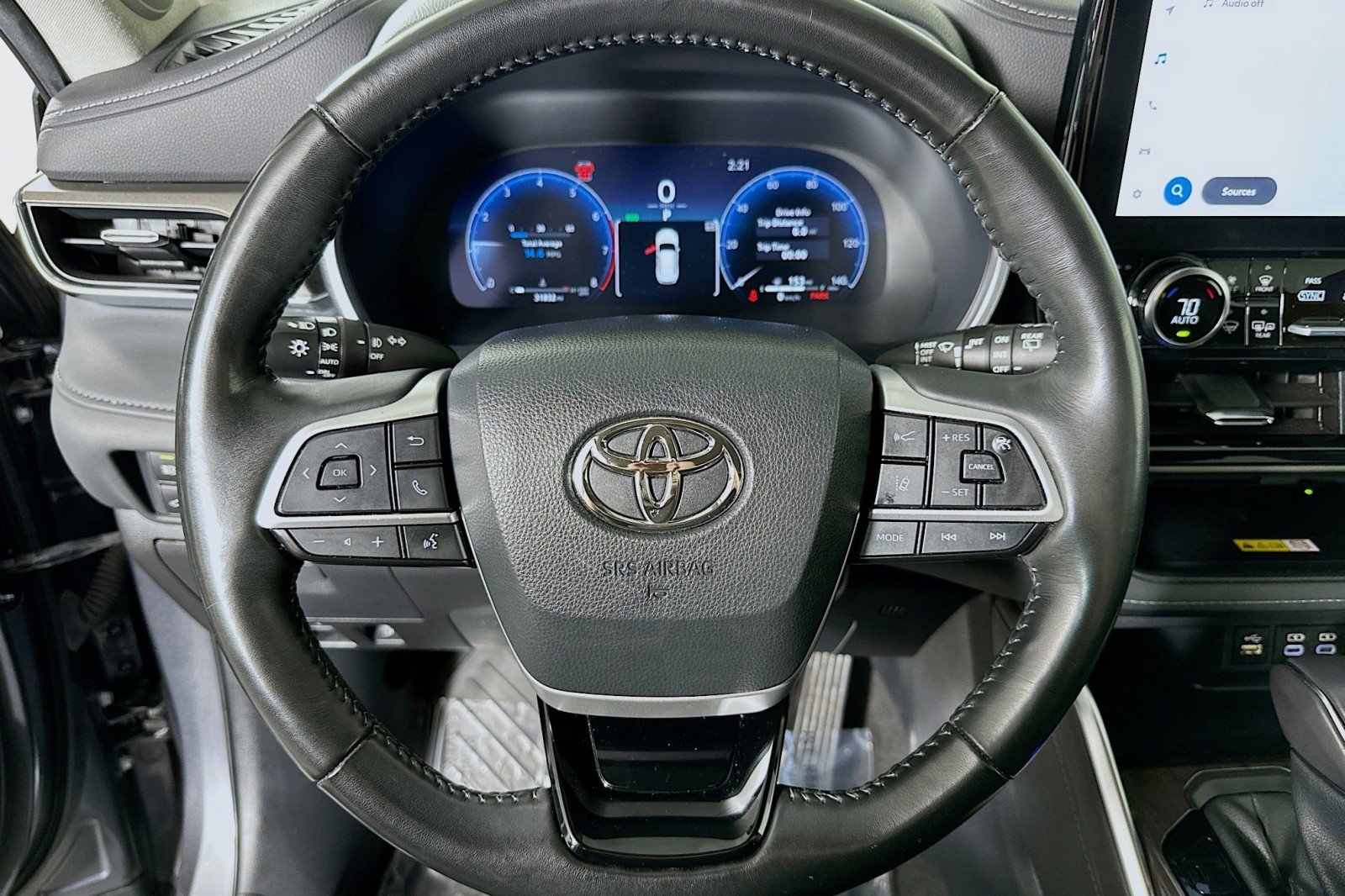 Used 2023 Toyota Highlander Limited image 20