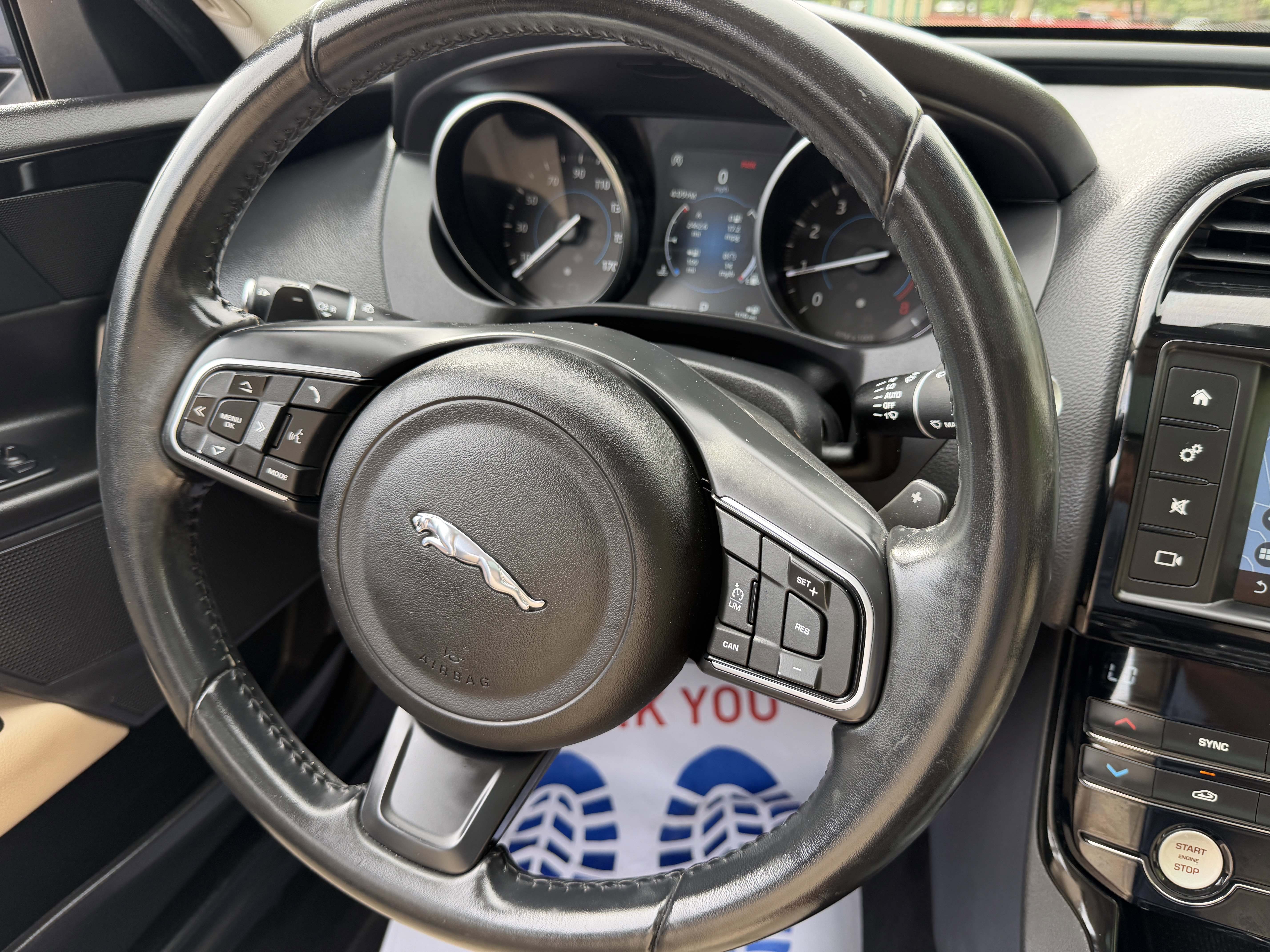 Used 2018 Jaguar XE image 23