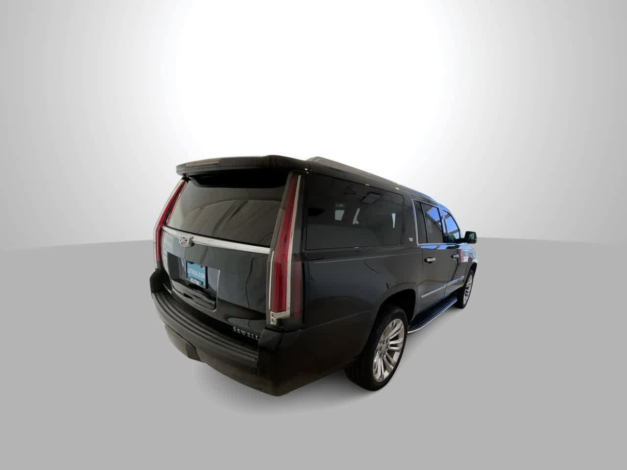 Used 2020 Cadillac Escalade ESV Luxury w/ LPO, Radiant Package AWD/4WD image 8