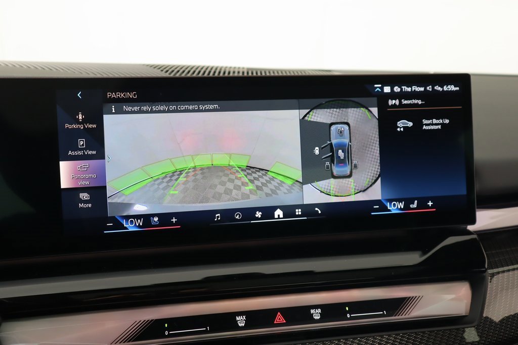 New 2026 BMW 550e xDrive image 7