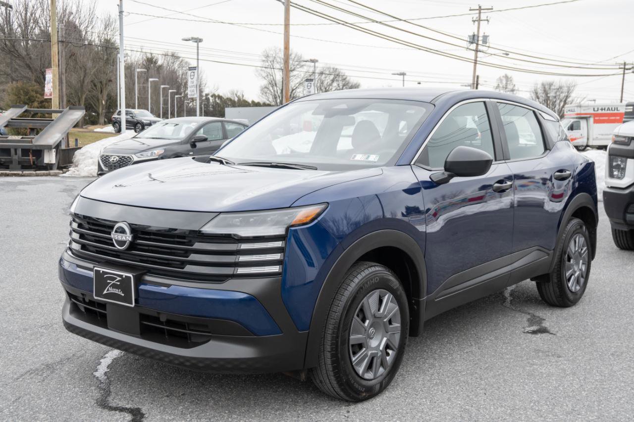 Used 2025 Nissan Kicks S w/ Charging Package FWD image 7
