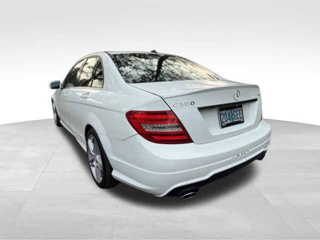 Used 2013 Mercedes-Benz C 300 4MATIC Sedan image 3