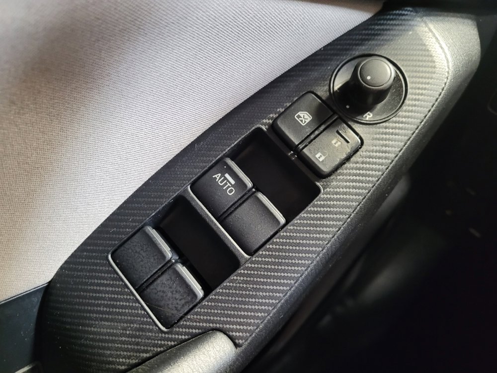 Used 2015 MAZDA MAZDA3 i Sport image 27