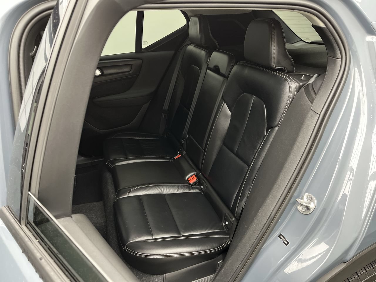Used 2023 Volvo XC40 B5 Core AWD/4WD image 11