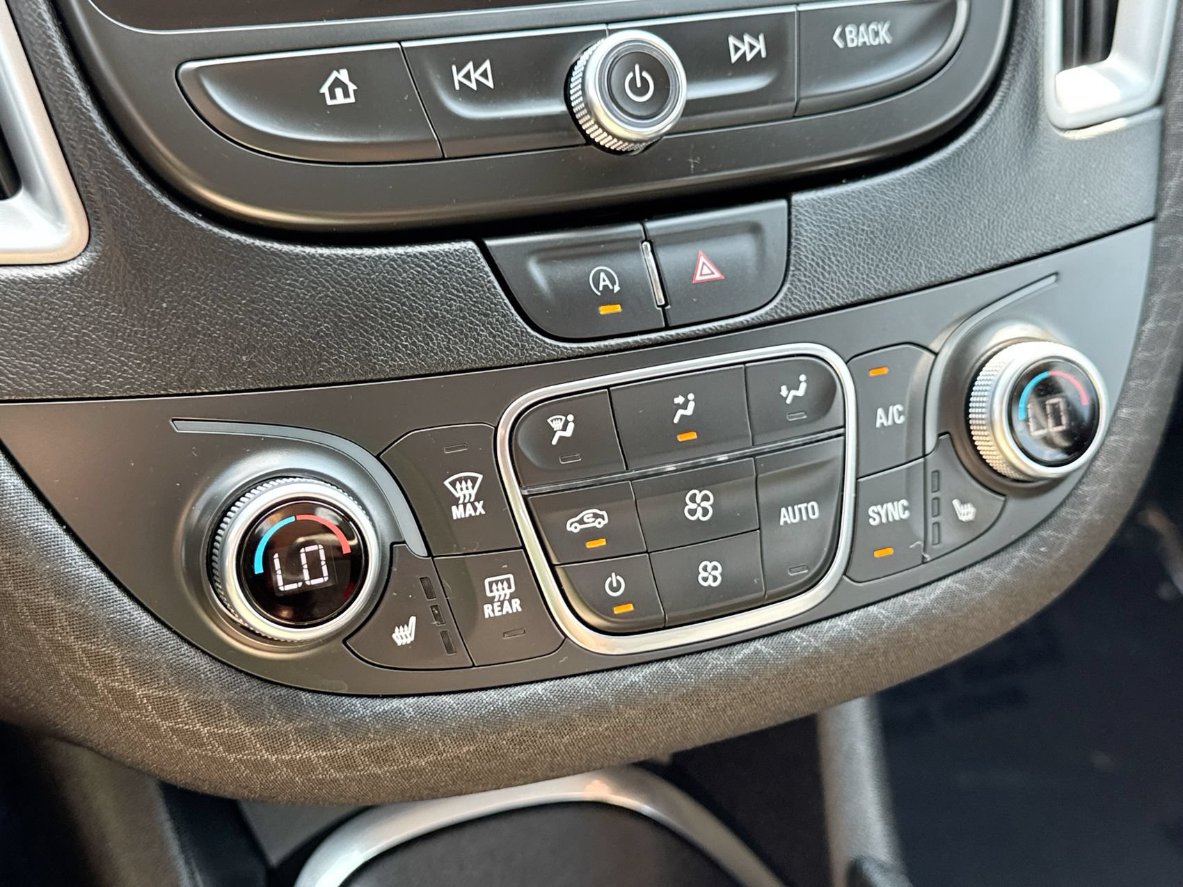 Used 2025 Chevrolet Malibu LT FWD image 18