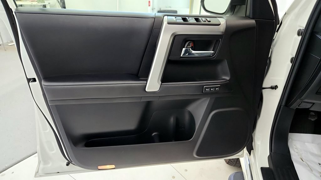 Used 2023 Toyota 4Runner Limited AWD/4WD image 21