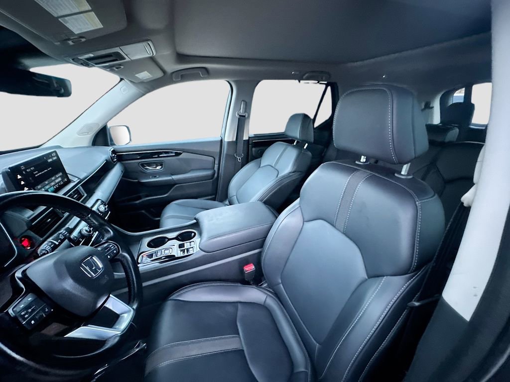 Used 2025 Honda Pilot Touring image 21