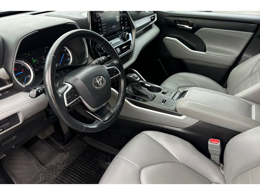 Certified 2022 Toyota Highlander XLE image 10