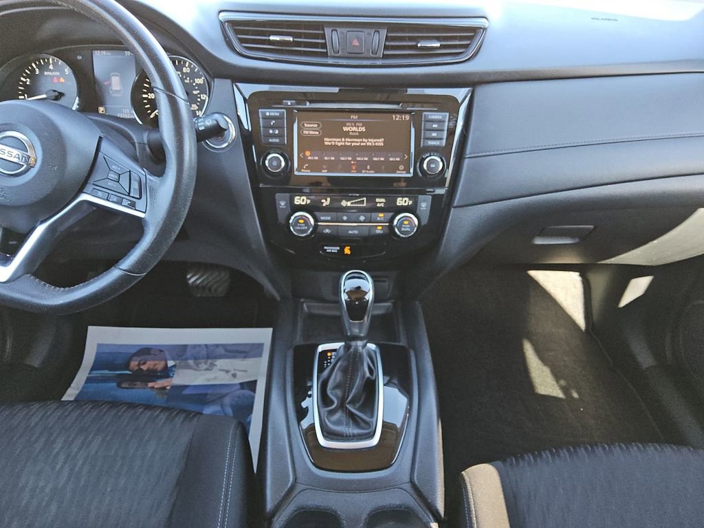 Used 2019 Nissan Rogue SV image 11