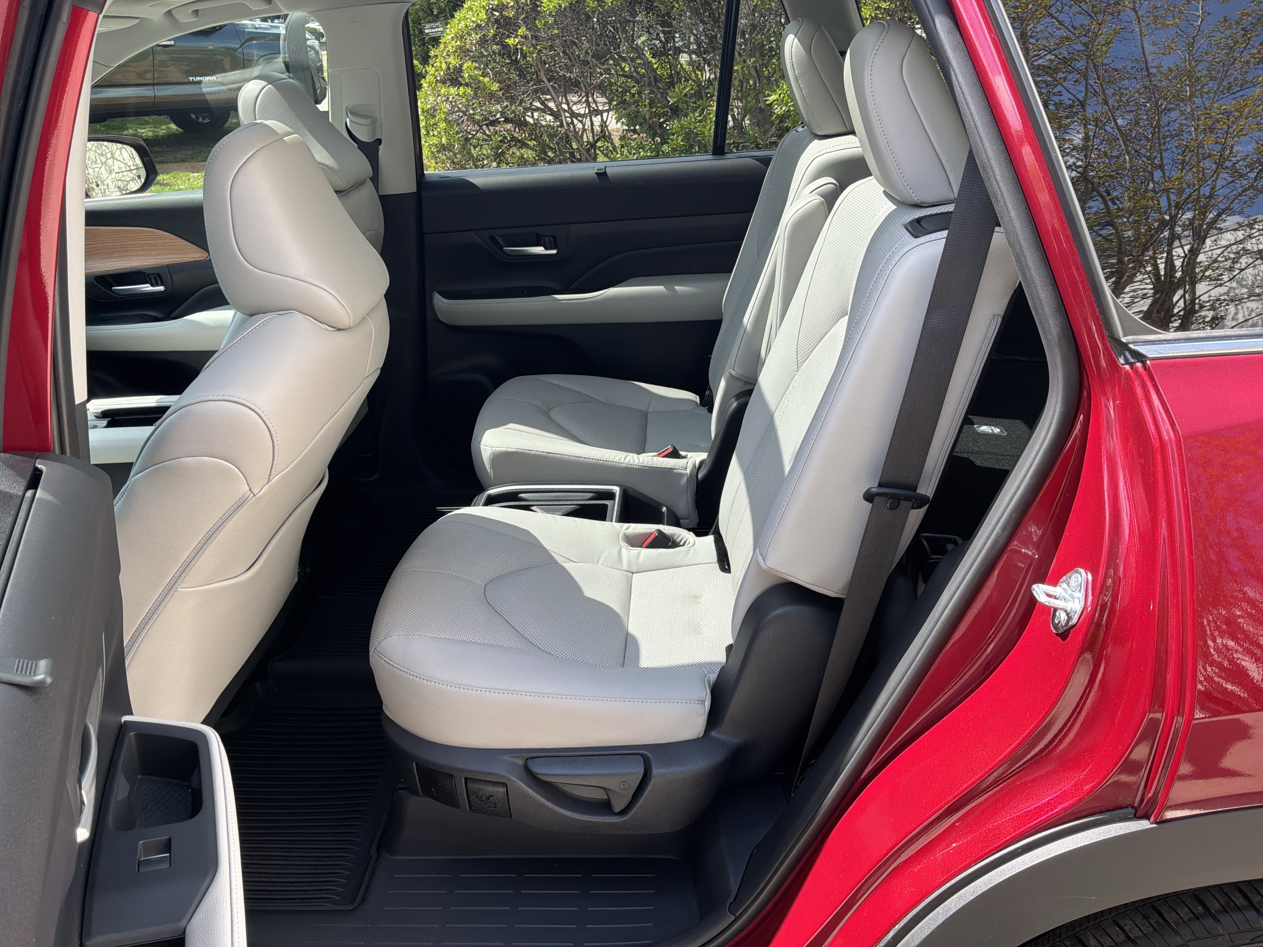 Used 2025 Toyota Grand Highlander FWD image 31