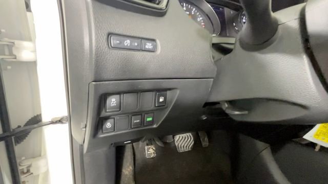 Used 2020 Nissan Rogue S FWD image 21