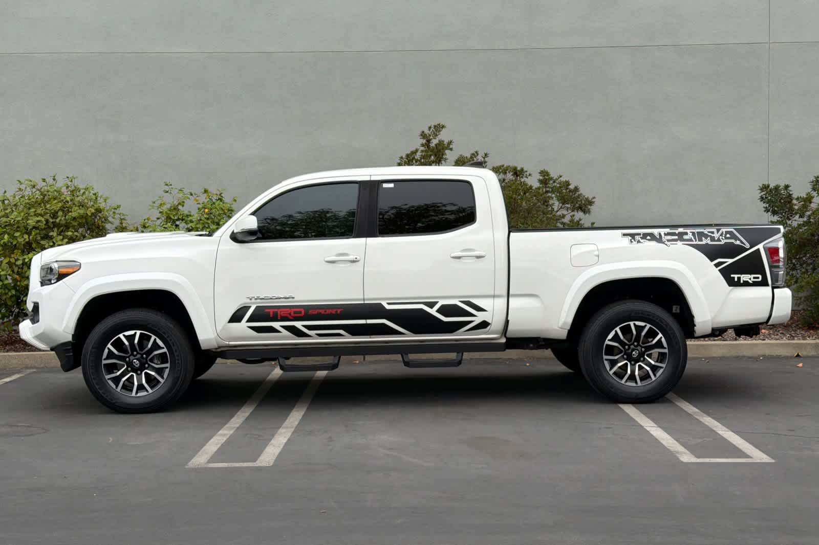 Used 2021 Toyota Tacoma TRD Sport w/ Technology Package RWD image 9