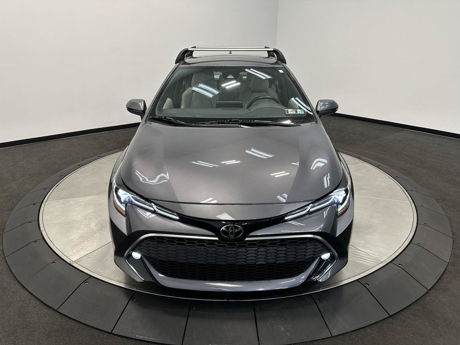 Used 2022 Toyota Corolla XSE FWD image 3