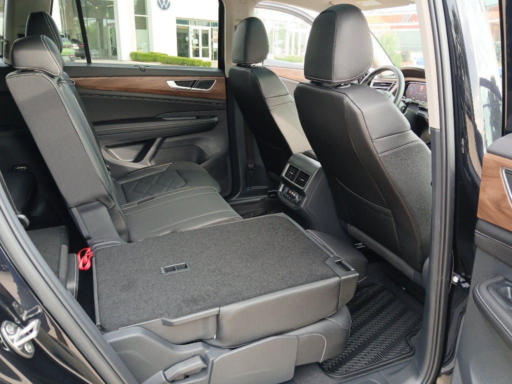 New 2026 Volkswagen Atlas SE FWD image 23