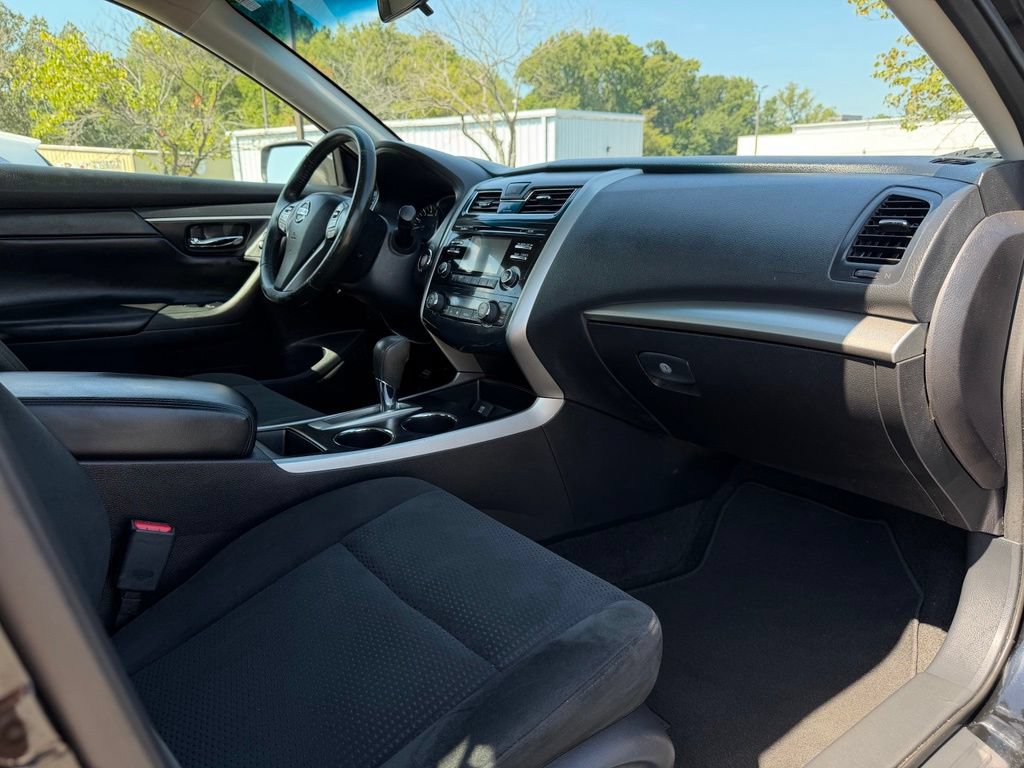 Used 2015 Nissan Altima 2.5 SV FWD image 29