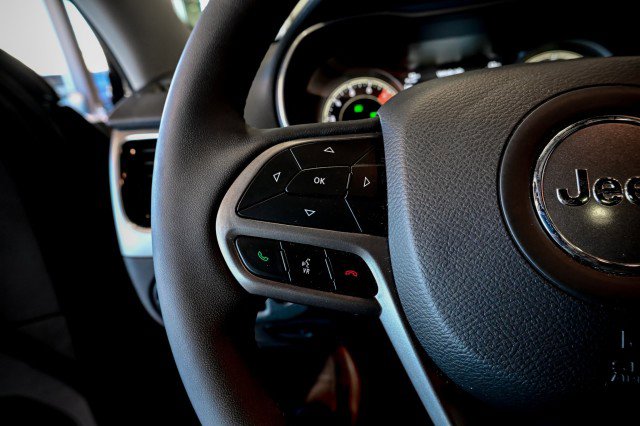 Used 2022 Jeep Cherokee Limited w/ Mopar Interior Package image 43