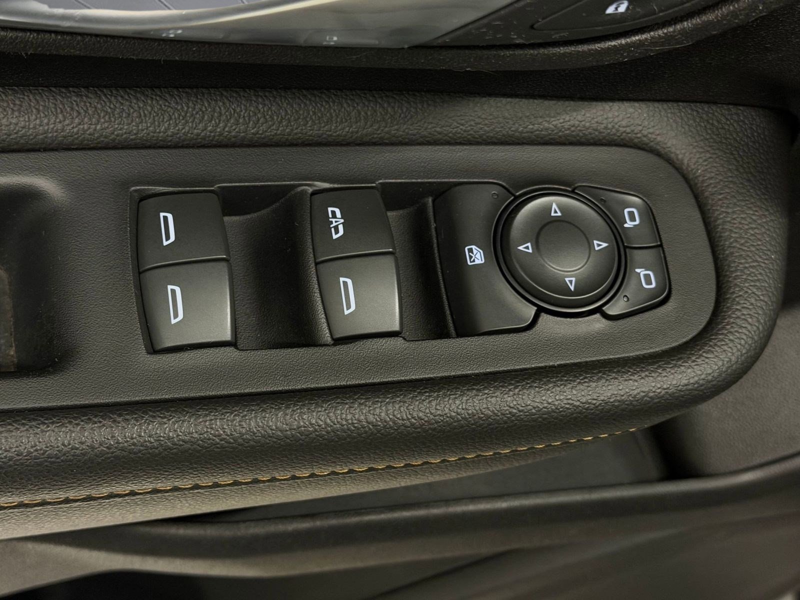 Used 2018 GMC Terrain SLE w/ Driver Convenience Package image 18